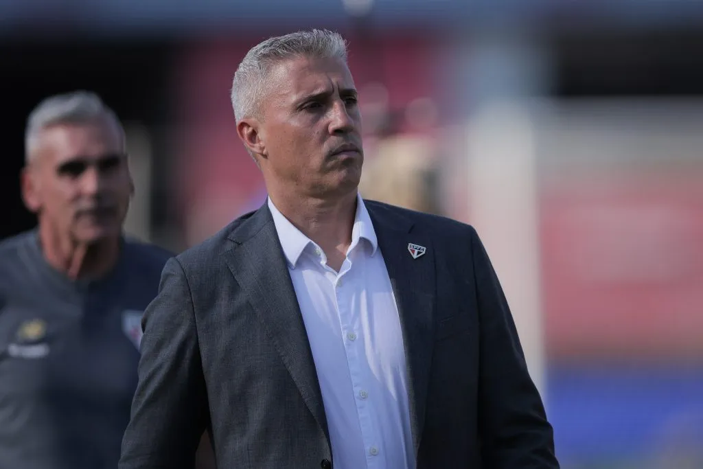 SP – SAO PAULO – 05/10/2025 – BRASILEIRO A 2025, SAO PAULO X PALMEIRAS – Hernan Crespo tecnico do Sao Paulo durante partida contra o Palmeiras no estadio Morumbi pelo campeonato Brasileiro A 2025. Foto: Ettore Chiereguini/AGIF