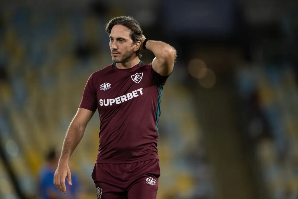 RJ – RIO DE JANEIRO – 16/10/2025 – BRASILEIRO A 2025, FLUMINENSE X JUVENTUDE – Luis Zubeldia tecnico do Fluminense durante partida contra o Juventude no estadio Maracana pelo campeonato Brasileiro A 2025. Foto: Jorge Rodrigues/AGIF