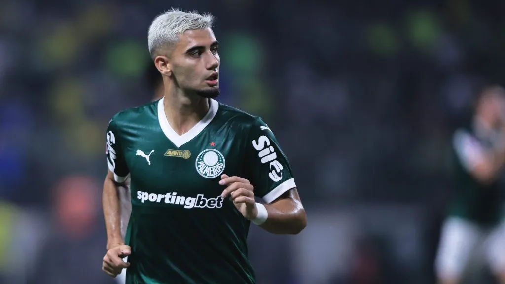 Andreas Pereira em campo pelo Palmeiras. Foto: Ettore Chiereguini/AGIF