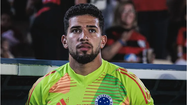 Léo Aragão em ação pelo Cruzeiro no Brasileiro