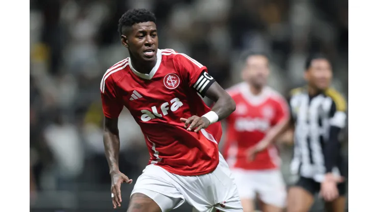 Vitão, jogador do Internacional
