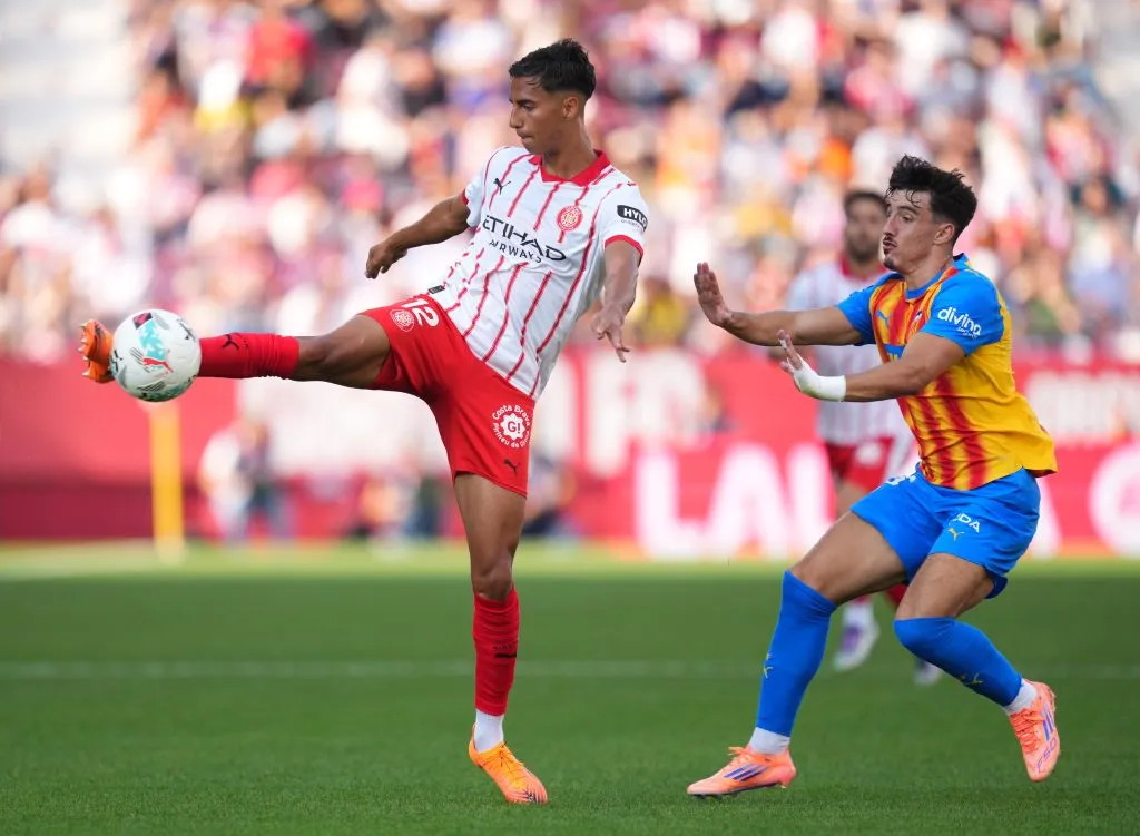 Vitor Reis em partida da La Liga pelo Girona. (Photo by Alex Caparros/Getty Images)