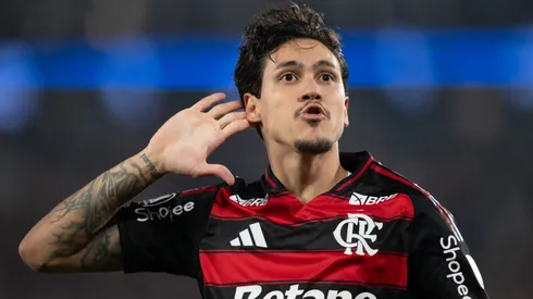 RJ – RIO DE JANEIRO – 18/09/2025 – COPA LIBERTADORES 2025, FLAMENGO X ESTUDIANTES – Pedro jogador do Flamengo comemora seu gol durante partida contra o Estudiantes no estadio Maracana pelo campeonato Copa Libertadores 2025. Foto: Jorge Rodrigues/AGIF