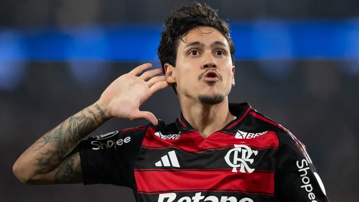 RJ - RIO DE JANEIRO - 18/09/2025 - COPA LIBERTADORES 2025, FLAMENGO X ESTUDIANTES - Pedro jogador do Flamengo comemora seu gol durante partida contra o Estudiantes no estadio Maracana pelo campeonato Copa Libertadores 2025. Foto: Jorge Rodrigues/AGIF