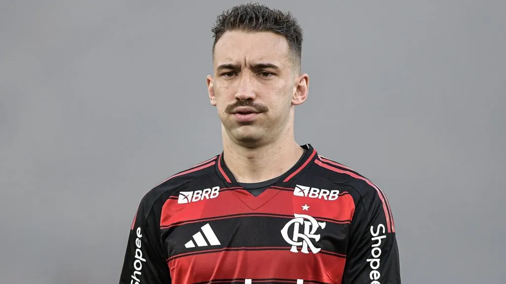 Léo Ortiz será relacionado para encarar o Racing – Foto: Thiago Ribeiro/AGIF.