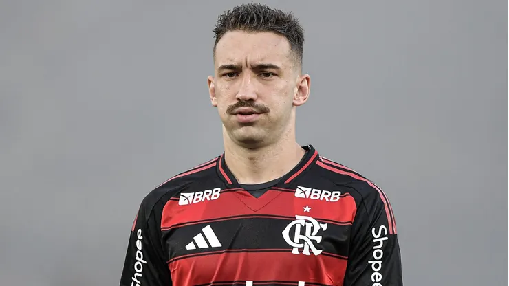 Léo Ortiz em campo pelo Flamengo. Foto: Thiago Ribeiro/AGIF