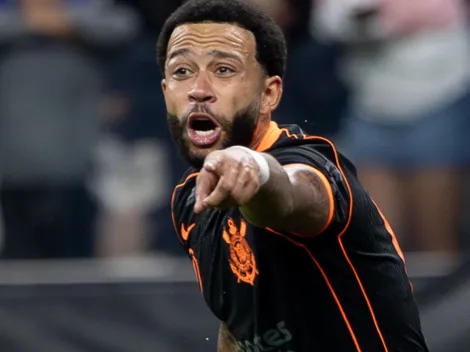 Torcida do Corinthians detona Depay após gol perdido