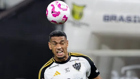 SP – SAO PAULO – 18/10/2025 – BRASILEIRO A 2025, CORINTHIANS X ATLETICO-MG – Ruan Tressoldi jogador do Atletico-MG lamenta durante partida contra o Corinthians no estadio Arena Corinthians pelo campeonato Brasileiro A 2025. Foto: Joisel Amaral/AGIF