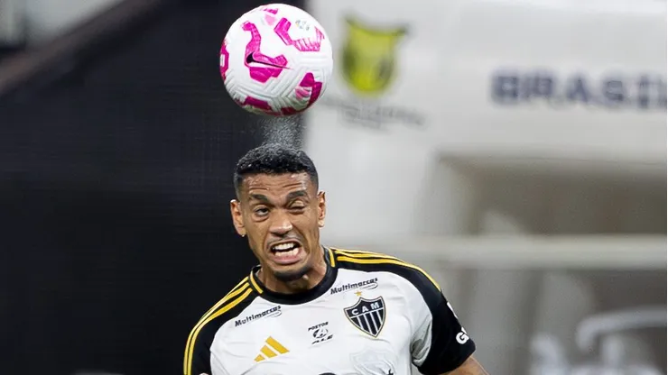 SP - SAO PAULO - 18/10/2025 - BRASILEIRO A 2025, CORINTHIANS X ATLETICO-MG - Ruan Tressoldi jogador do Atletico-MG lamenta durante partida contra o Corinthians no estadio Arena Corinthians pelo campeonato Brasileiro A 2025. Foto: Joisel Amaral/AGIF