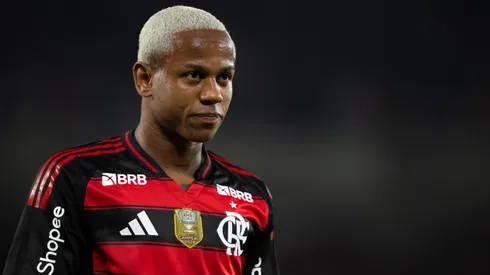 RJ – RIO DE JANEIRO – 12/07/2025 – BRASILEIRO A 2025, FLAMENGO X SAO PAULO – Wallace Yan jogador do Flamengo durante partida contra o Sao Paulo no estadio Maracana pelo campeonato Brasileiro A 2025. Foto: Jorge Rodrigues/AGIF