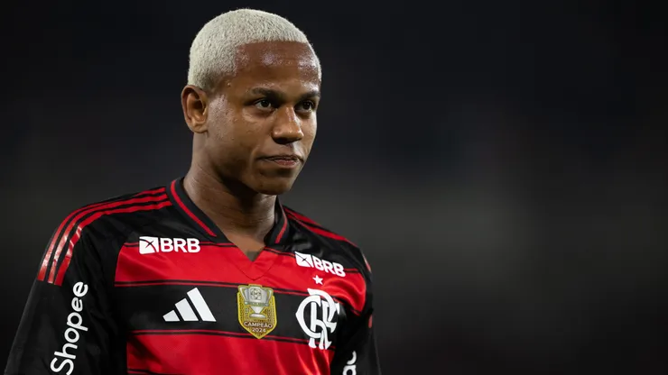 RJ - RIO DE JANEIRO - 12/07/2025 - BRASILEIRO A 2025, FLAMENGO X SAO PAULO - Wallace Yan jogador do Flamengo durante partida contra o Sao Paulo no estadio Maracana pelo campeonato Brasileiro A 2025. Foto: Jorge Rodrigues/AGIF