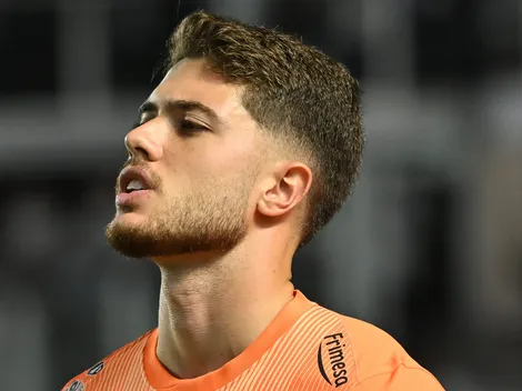 "É difícil fazer gol nele", dispara Hugo Souza sobre Felipe Longo no Corinthians