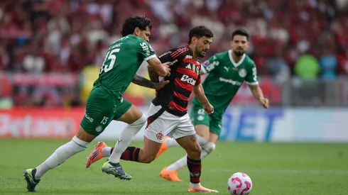 RJ – RIO DE JANEIRO – 19/10/2025 – BRASILEIRO A 2025, FLAMENGO X PALMEIRAS – Arrascaeta jogador do Flamengo durante partida contra o Palmeiras no estadio Maracana pelo campeonato Brasileiro A 2025. Foto: Thiago Ribeiro/AGIF