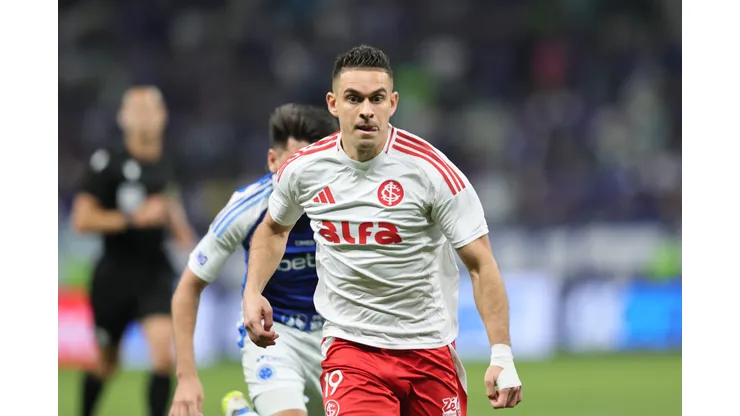 MG - BELO HORIZONTE - 23/08/2025 - BRASILEIRO A 2025, CRUZEIRO X INTERNACIONAL - Rafael Borre jogador do Internacional durante partida contra o Cruzeiro no estadio Mineirao pelo campeonato Brasileiro A 2025. Foto: Gilson Lobo/AGIF