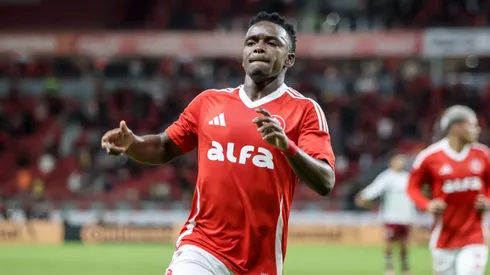 Johan Carbonero jogador do Internacional comemora seu gol durante partida contra o Fluminense no estadio Beira-Rio pelo campeonato Copa Do Brasil 2025. Foto: Lucas Gabriel Cardoso/AGIF