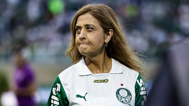 SP - BARUERI - 12/04/2025 - BRASILEIRO A 2025, PALMEIRAS X CORINTHIANS - Leila Pereira presidente do Palmeiras antes da partida contra o Corinthians no estadio Arena Barueri pelo campeonato Brasileiro A 2025. Foto: Fabio Giannelli/AGIF