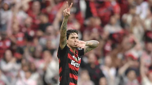 RJ – RIO DE JANEIRO – 19/10/2025 – BRASILEIRO A 2025, FLAMENGO X PALMEIRAS – Pedro jogador do Flamengo comemora seu gol durante partida contra o Palmeiras no estadio Maracana pelo campeonato Brasileiro A 2025. Foto: Thiago Ribeiro/AGIF