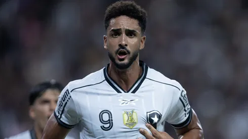 Chris Ramos foi exaltado no Botafogo.