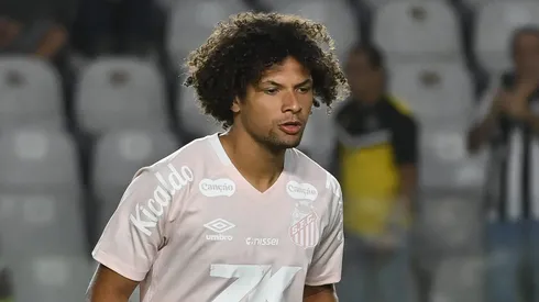 Willian Arão pode receber chance como titular no Santos.