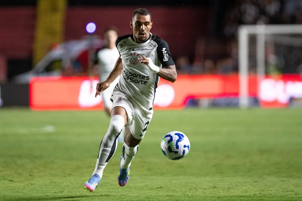 Matheuzinho jogador do Corinthians durante partida contra o Sport – Foto: Rafael Vieira/AGIF