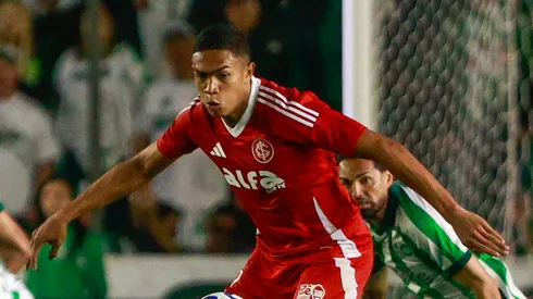 Luis Otávio em ação pelo Internacional