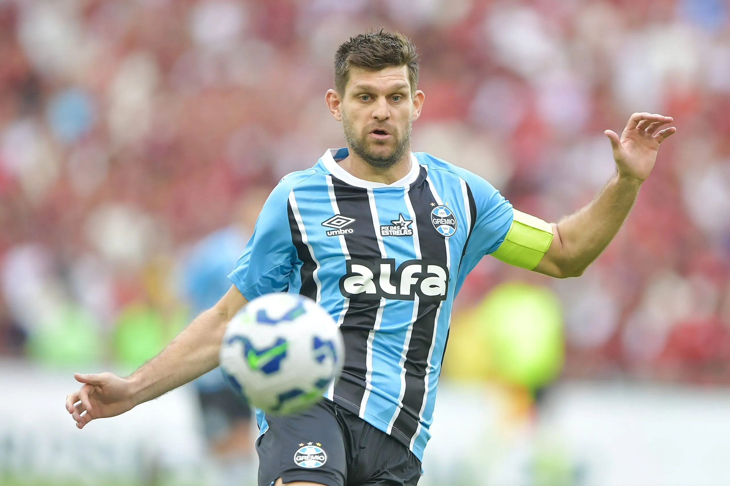 Kannemann também pode ser punido. Foto: Thiago Ribeiro/AGIF