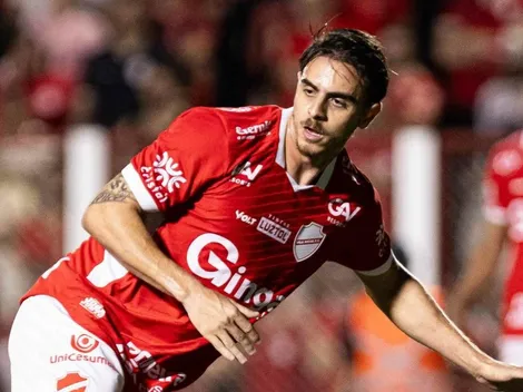 Weverton, que pertence ao Cruzeiro, assina pré-contrato com o Vila Nova