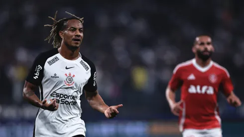 SP – SAO PAULO – 03/05/2025 – BRASILEIRO A 2025, CORINTHIANS X INTERNACIONAL – Andre Carrillo jogador do Corinthians durante partida contra o Internacional no estadio Arena Corinthians pelo campeonato Brasileiro A 2025. Foto: Ettore Chiereguini/AGIF