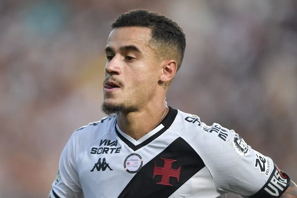 RJ – RIO DE JANEIRO – 05/10/2025 – BRASILEIRO A 2025, VASCO X VITORIA – Philippe Coutinho jogador do Vasco durante partida contra o Vitoria no estadio Sao Januario pelo campeonato Brasileiro A 2025. Foto: Thiago Ribeiro/AGIF