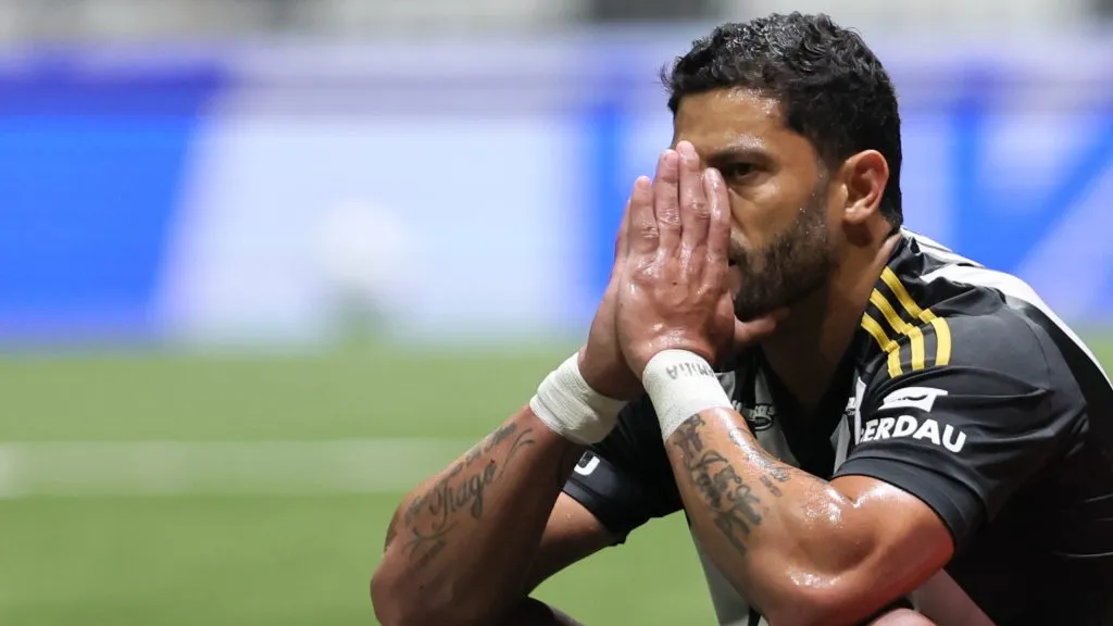 Hulk em campo pelo Galo. Foto: Gilson Lobo/AGIF