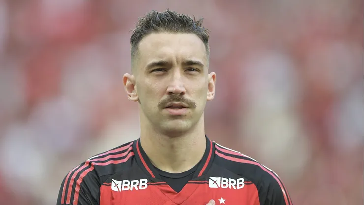 Léo Ortiz poderá jogar pelo Flamengo contra o Racing.