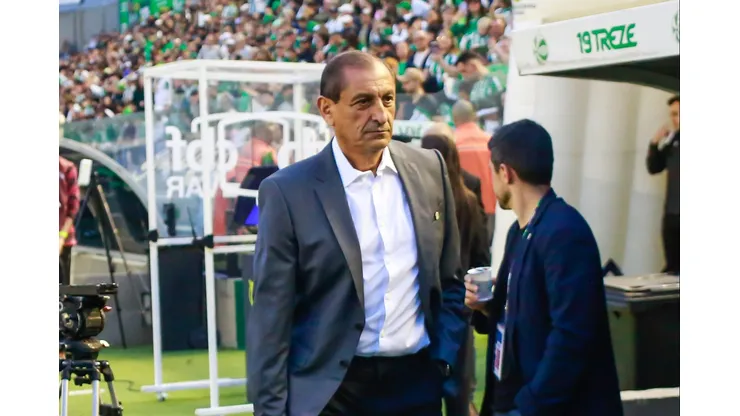 Ramon Diaz tecnico do Internacional durante partida contra o Juventude no estadio Alfredo Jaconi pelo campeonato Brasileiro A 2025. Foto: Luiz Erbes/AGIF