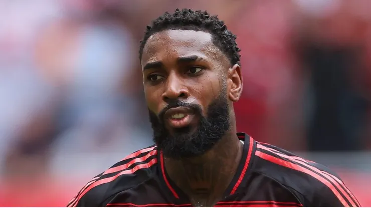 Gerson em campo pelo Flamengo. (Photo by Michael Reaves/Getty Images)