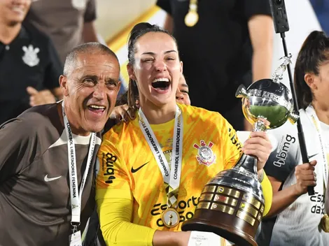 Corinthians trabalha por renovação com goleira Nicole Ramos