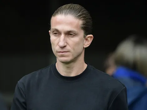 Filipe Luís sofre com lesão de Pedro e pedido de BH