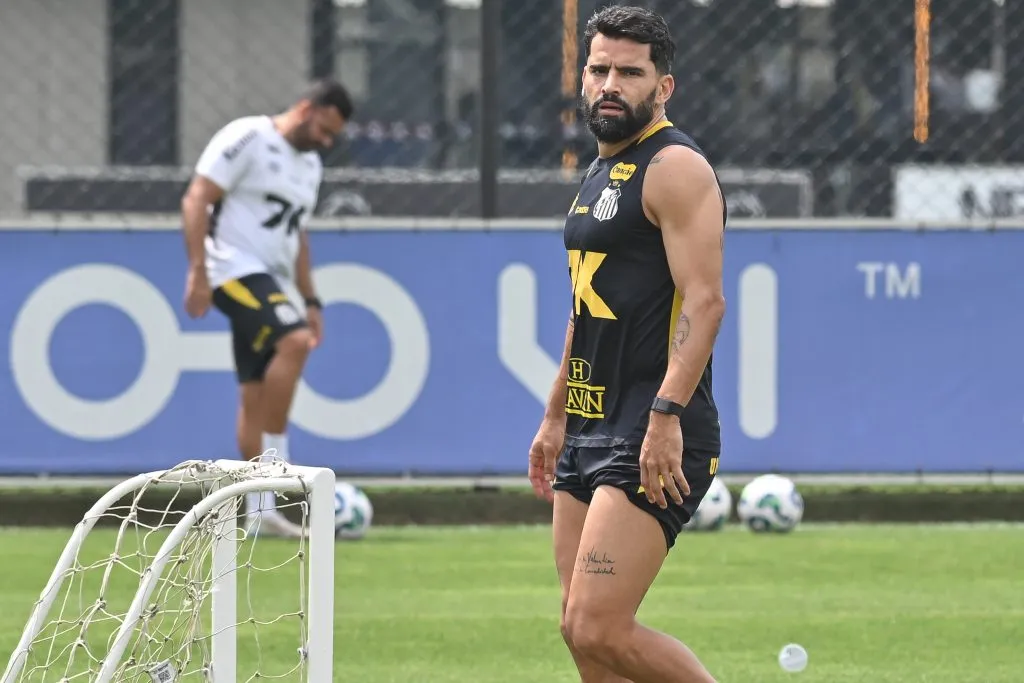 Tomas Rincon jogador do Santos durante treino no Centro de Treinamento CT Rei Pele.    Foto: Jota Erre/AGIF