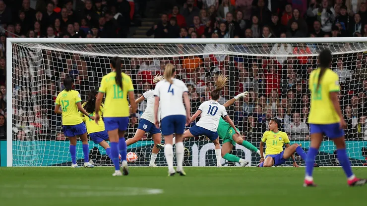 Brasil e Inglaterra fazem duelo de gigantes em amistoso (Photo by Alex Pantling/Getty Images)
