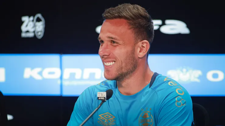 Arthur jogador do Gremio durante em coletiva de imprensa realizada no Arena do Gremio.