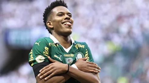 Estevao jogador do Palmeiras comemora seu gol durante partida contra o Fortaleza no estadio Arena Allianz Parque pelo campeonato Brasileiro A 2024.