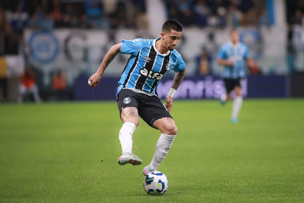 RS – PORTO ALEGRE – 29/07/2025 – BRASILEIRO A 2025, GREMIO X FORTALEZA – Cristian Olivera jogador do Gremio durante partida contra o Fortaleza no estadio Arena do Gremio pelo campeonato Brasileiro A 2025. Foto: Maxi Franzoi/AGIF