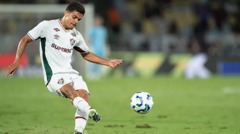 Júlio Fidelis não treinou com os colegas de Fluminense
