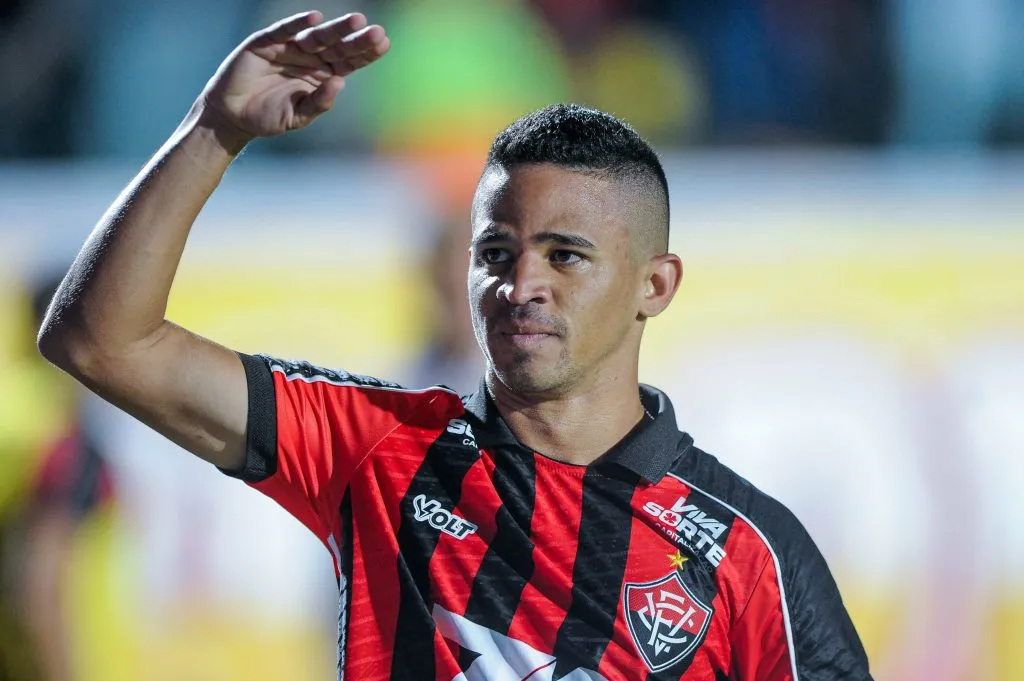 BA – SALVADOR – 03/08/2025 – BRASILEIRO A 2025, VITORIA X PALMEIRAS – Erick jogador do Vitoria comemora seu gol durante partida contra o Palmeiras no estadio Barradao pelo campeonato Brasileiro A 2025. Foto: Jhony Pinho/AGIF