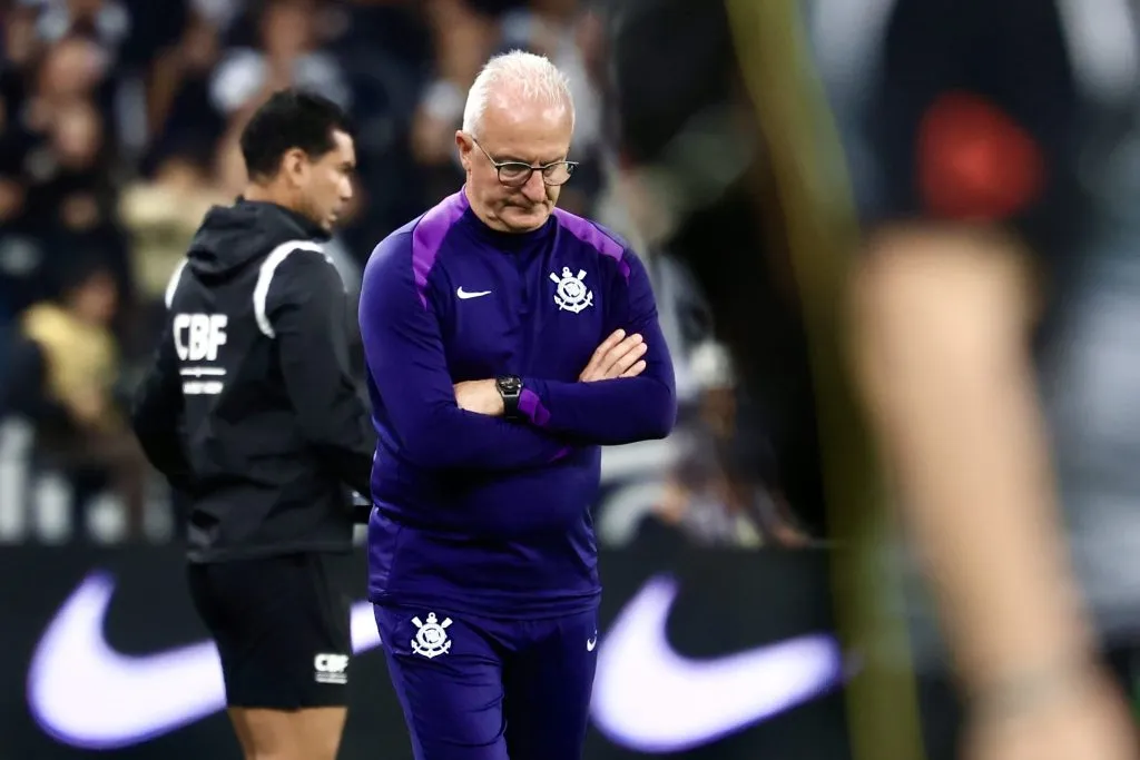 Dorival Junior técnico do Corinthians durante partida contra o Palmeiras –  Foto: Marcello Zambrana/AGIF