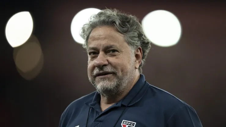 RJ - RIO DE JANEIRO - 17/04/2024 - BRASILEIRO A 2024, FLAMENGO X SAO PAULO - Julio Casares presidente do Sao Paulo antes da partida contra o Flamengo no estadio Maracana pelo campeonato Brasileiro A 2024. Foto: Jorge Rodrigues/AGIF