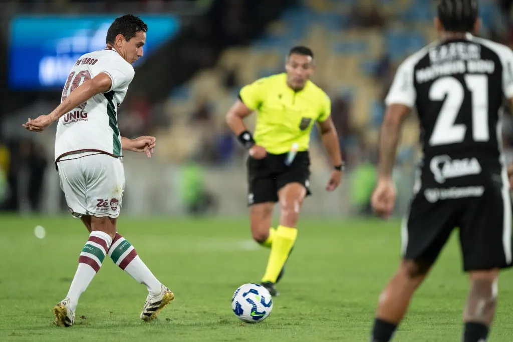 Ganso sentiu a panturrilha contra o Corinthians. Foto: Jorge Rodrigues/AGIF