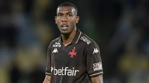 Rayan durante confronto contra o Fluminense no Campeonato Brasileiro de 2025. Foto: Thiago Ribeiro/AGIF