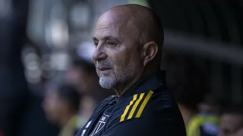 Sampaoli tecnico do Atletico-MG durante partida contra o Ceara no estadio Arena MRV pelo campeonato Brasileiro A 2025. Foto: Fernando Moreno/AGIF