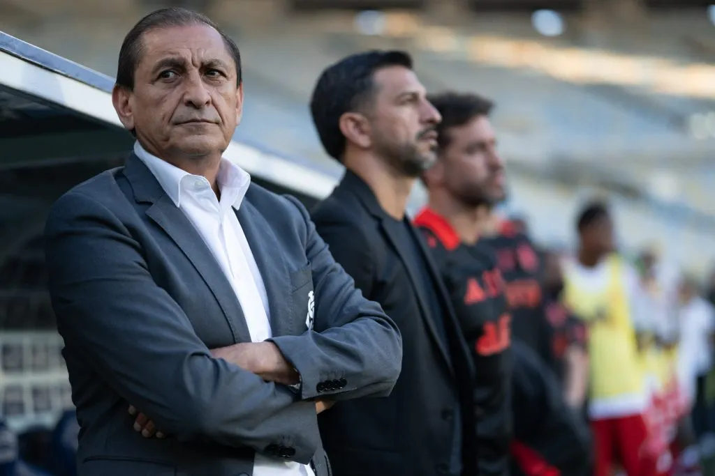 Ramon Diaz tecnico do Internacional durante partida contra o Fluminense no estadio Maracana pelo campeonato Brasileiro A 2025. Foto: Jorge Rodrigues/AGIF