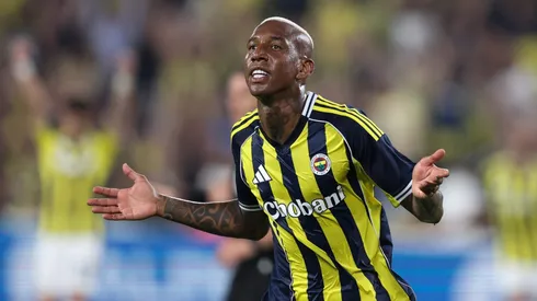 ISTANBUL, TURKEY - AUGUST 12: Anderson Talisca of Fenerbahce celebrates after scoring his team's fifth goal during the UEFA Champions League Third Qualifying Round Second Leg match between Fenerbahce and Feyenoord at Ulker Sukru Saracoglu Stadium on August 12, 2025 in Istanbul, Turkey. (Photo by Ahmad Mora/Getty Images)