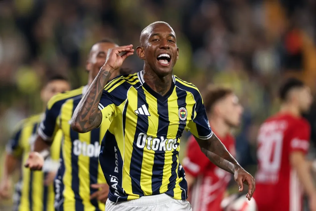 ISTANBUL, TURKEY – SEPTEMBER 28: Anderson Talisca of Fenerbahce celerbrates after scoring his team’s first goal during the Trendyol Süper Lig match between Fenerbahçe SK and Antalyaspor at Ulker Sukru Saracoglu Stadium on September 28, 2025 in Istanbul, Turkey. (Photo by Ahmad Mora/Getty Images)